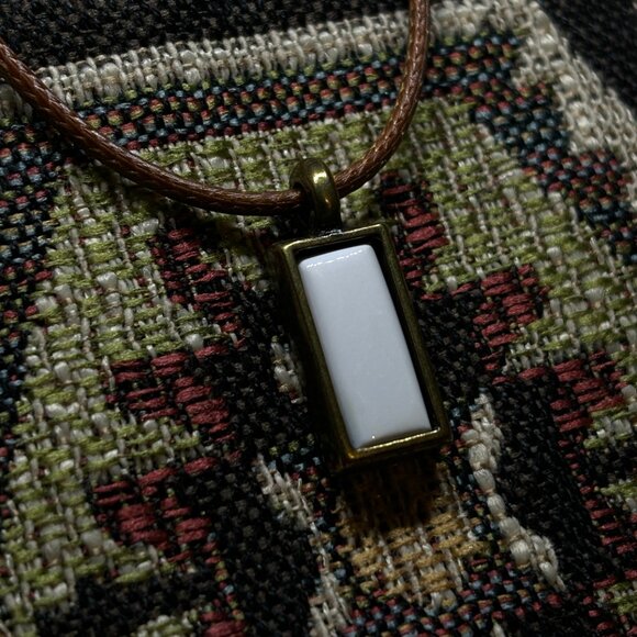 Antique Pink Spencer Idaho Moss Opal Pendant Necklace - Picture 3 of 4